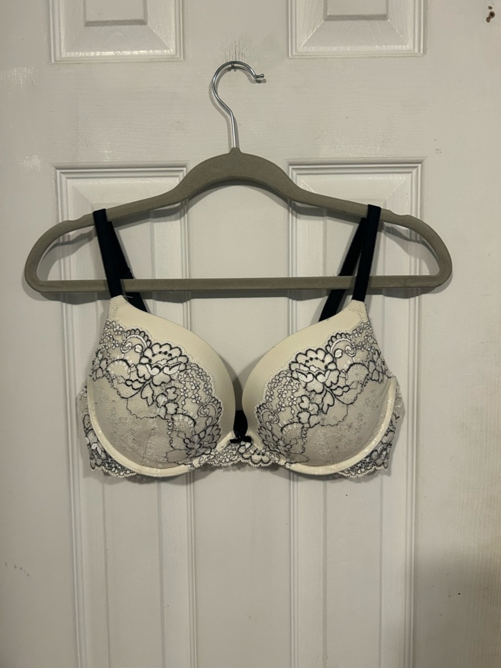 Victoria’s Secret Cream and Black Lace Push-Up Bra